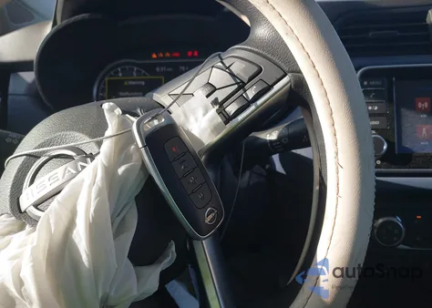 2024 Nissan Versa 1.6 Sv z USA, uszkodzony, nr VIN 3N1CN8EV1RL877648